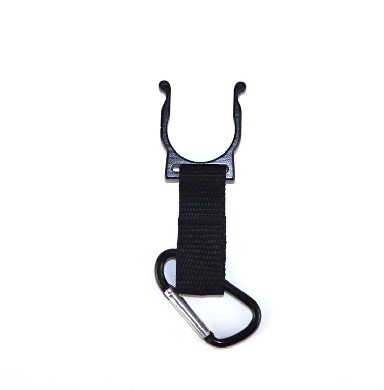 OUT010 Water bottle hanger with carabiner